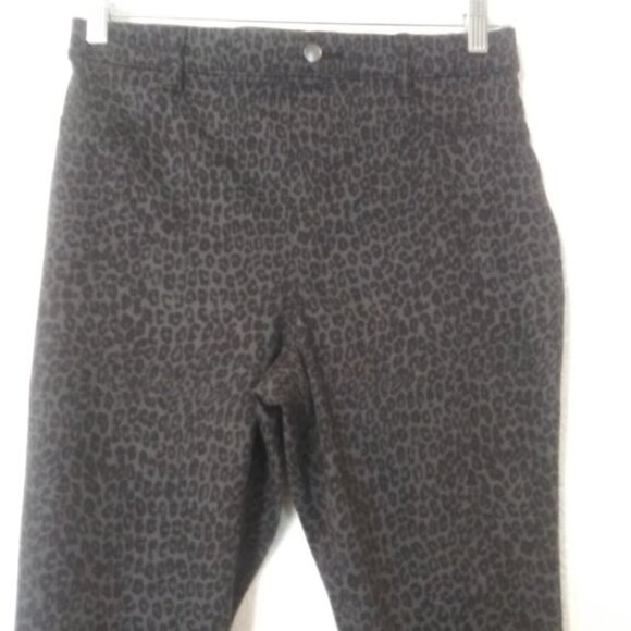 Time And True women's sizem M (8-10) gray and black animal print jeggings - Picture 2 of 16